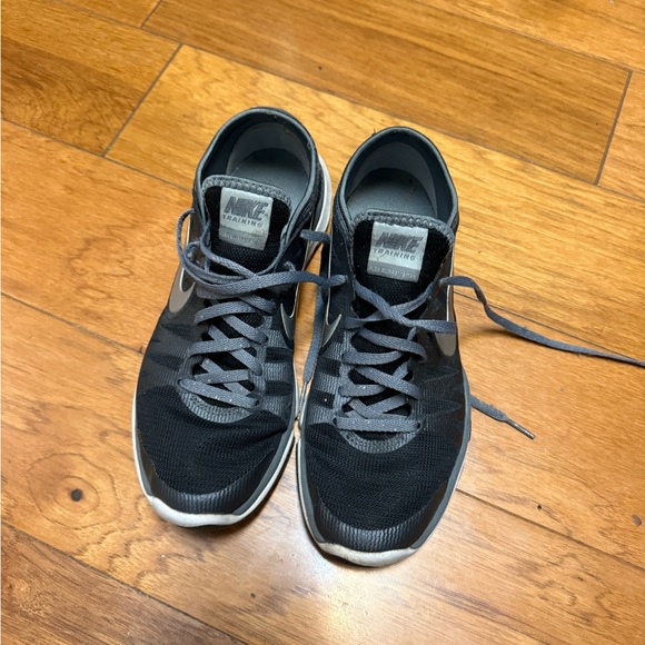 Nike running shoes - Picture 2 of 4